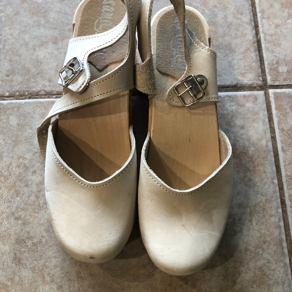 Sandgrens Wooden Clogs   Size 39